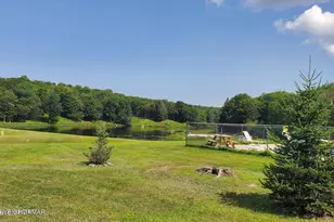 133 Mountain Dr, Greentown, PA 18426 - Photo 24