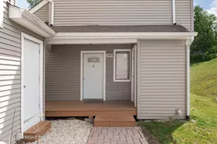 3385 Windermere Dr, Bushkill, PA 18324 - Photo 1