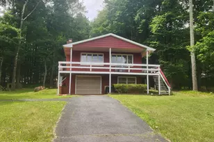 532 Hamlet Dr, Effort, PA 18330 - Photo 2