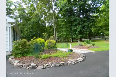  328 Pin Oak Road, Stroudsburg, PA 18360 - Photo 4