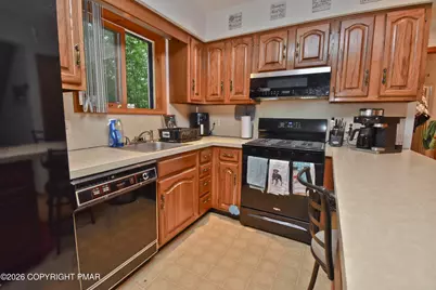  249 Hyland Drive, East Stroudsburg, PA 18301 - Photo 10