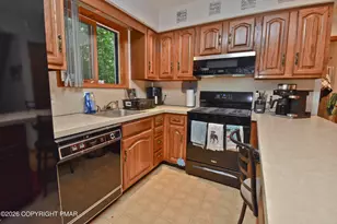 249 Hyland Dr, East Stroudsburg, PA 18301 - Photo 10
