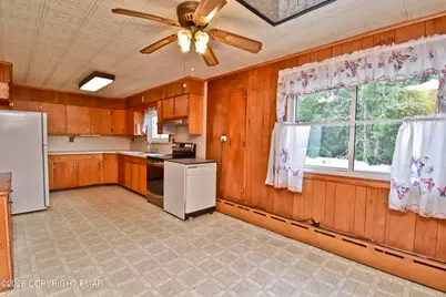  707 Garibaldi Avenue, Roseto, PA 18013 - Photo 10