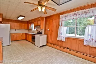707 Garibaldi Ave, Roseto, PA 18013 - Photo 10