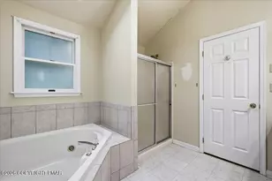 4017 Crest View Dr, Stroudsburg, PA 18360 - Photo 32
