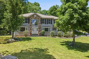 238 Fringe Dr, East Stroudsburg, PA 18302 - Photo 4