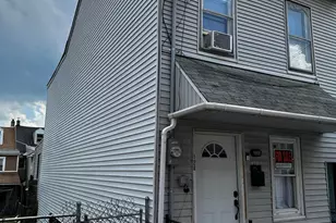 128 E Penn St, Shenandoah, PA 17976 - Photo 2