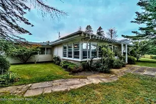 193 Country Club Dr, Gouldsboro, PA 18424 - Photo 18