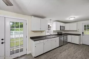 706 Foxtown Hill Rd, Stroudsburg, PA 18360 - Photo 10