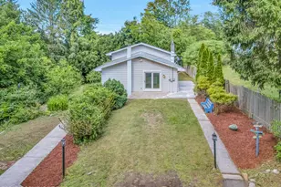 1138 Hillside Ave, Saylorsburg, PA 18353 - Photo 2