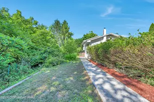 1138 Hillside Ave, Saylorsburg, PA 18353 - Photo 4