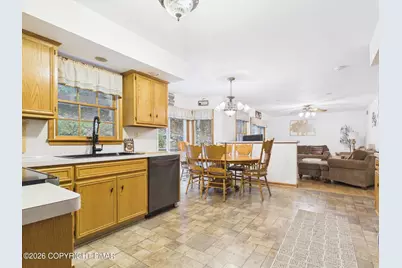  5390 Woodbridge Drive, Bushkill, PA 18324 - Photo 4