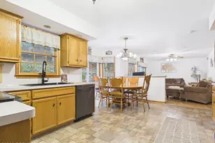 5390 Woodbridge Dr, Bushkill, PA 18324 - Photo 4