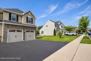 973 Spring White Dr, Breinigsville, PA 18031 - Photo 2