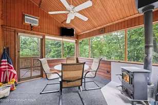 548 Lakeside Dr, East Stroudsburg, PA 18301 - Photo 14
