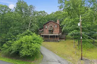 548 Lakeside Dr, East Stroudsburg, PA 18301 - Photo 2