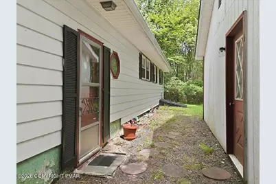  135 Blue Heron Circle, Pocono Summit, PA 18346 - Photo 10