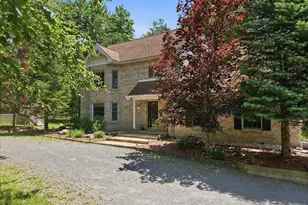322 Scenic Dr, Blakeslee, PA 18610 - Photo 2
