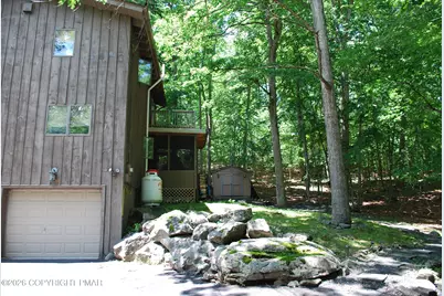  424 Saunders Drive, Bushkill, PA 18324 - Photo 4