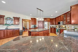 726 Pinecrest Dr, Pocono Pines, PA 18350 - Photo 6