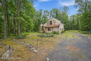 3176 Bluebird Dr, Bushkill, PA 18324 - Photo 38