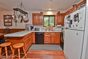353 Hyland Dr, East Stroudsburg, PA 18301 - Photo 8
