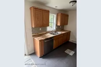  822 Sarah Street, Stroudsburg, PA 18360 - Photo 4