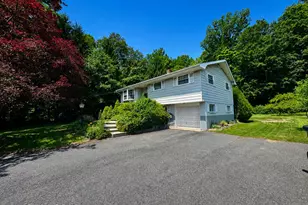 34 Parkway Dr, Stroudsburg, PA 18360 - Photo 4