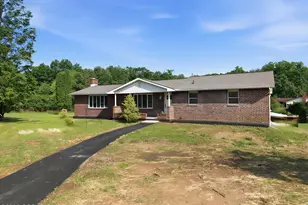 129 Rinker Rd, Stroudsburg, PA 18360 - Photo 4