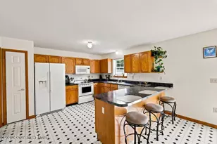 1855 Sun Valley Dr, Blakeslee, PA 18610 - Photo 8