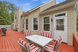 1323 Crossing Ln, Stroudsburg, PA 18360 - Photo 6