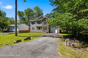 7436 Tamara Ln, Tobyhanna, PA 18466 - Photo 2