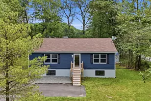 1073 7 Nations Dr, Tobyhanna, PA 18466 - Photo 2