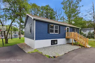 1073 7 Nations Dr, Tobyhanna, PA 18466 - Photo 4