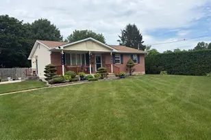 568 E West St, Wind Gap, PA 18091 - Photo 2