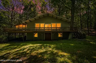 166 Pheasant Run, Bushkill, PA 18324 - Photo 2