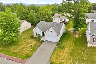 310 Golden Oaks Dr, White Haven, PA 18661 - Photo 2