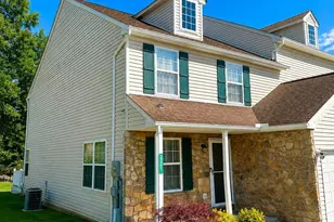 2221 Meadow Sage Ct, East Stroudsburg, PA 18301 - Photo 2