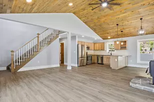 300 Gumbletown Rd, Paupack, PA 18451 - Photo 24