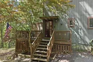 677 Clubhouse Dr, East Stroudsburg, PA 18302 - Photo 2