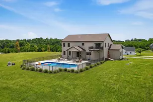 130 Longenbach Ave, Nazareth, PA 18064 - Photo 2