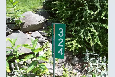  324 Whippoorwill Drive, Bushkill, PA 18324 - Photo 2