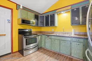 401 Clearview Dr, Long Pond, PA 18334 - Photo 12