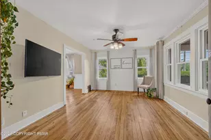 1118 Minsi Trail St, Bethlehem, PA 18018 - Photo 6