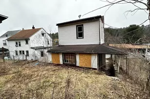 531 Peacock St, Pottsville, PA 17901 - Photo 6