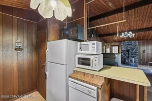 214 Hummingbird Trl, Bushkill, PA 18324 - Photo 20