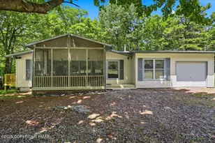 214 Hummingbird Trl, Bushkill, PA 18324 - Photo 1