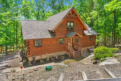  150 N Iroquois Circle, Hazleton, PA 18202 - Photo 2