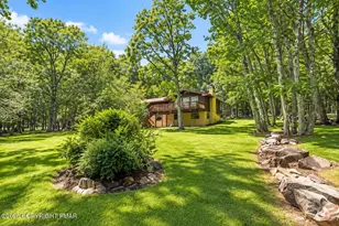 223 Briarwood Dr, Effort, PA 18330 - Photo 4
