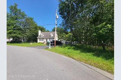  424 Bumble Bee Way, Tobyhanna, PA 18466 - Photo 2